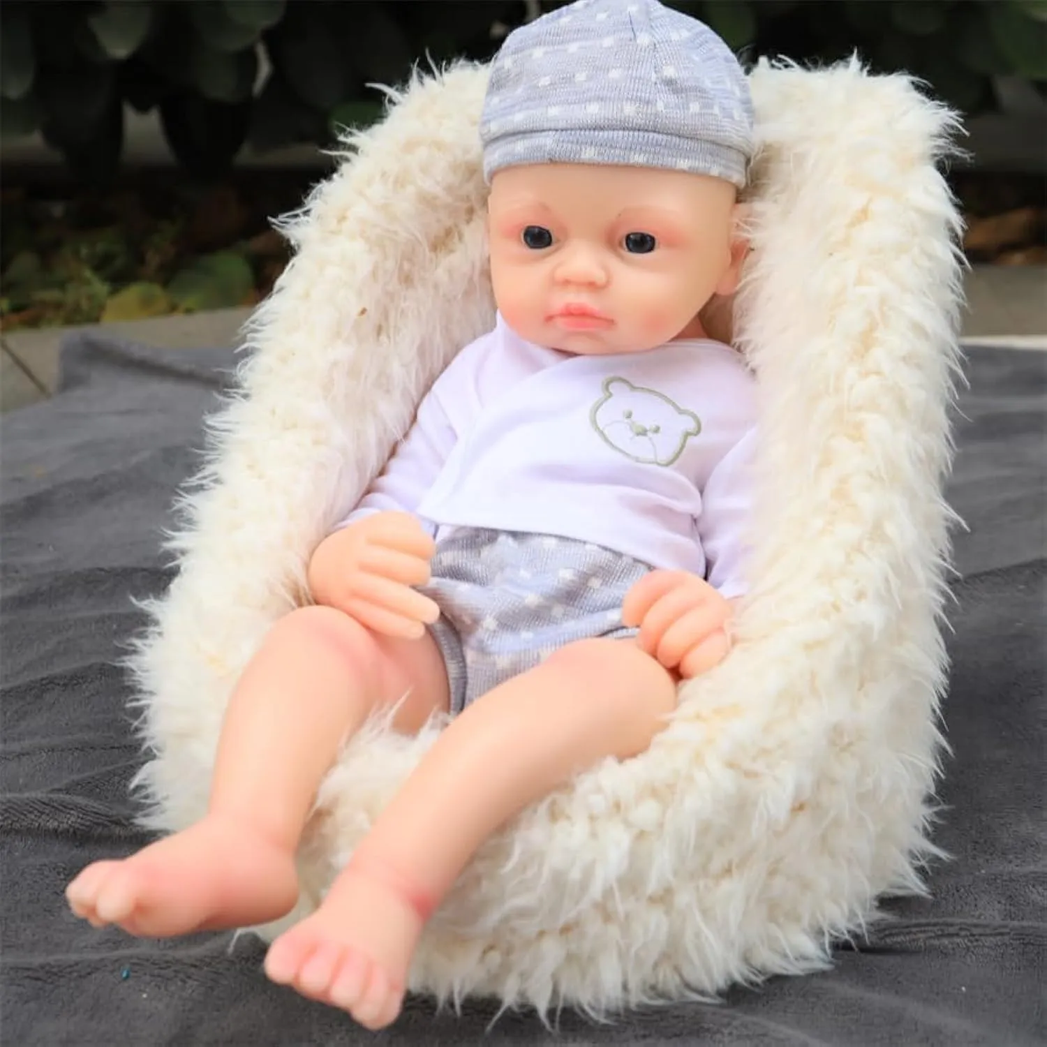 Boy 010 19 inch assault Realistic Full Silicone Baby Doll,Lifelike Reborn Baby Dolls, Toy, and Collectible.Bald 