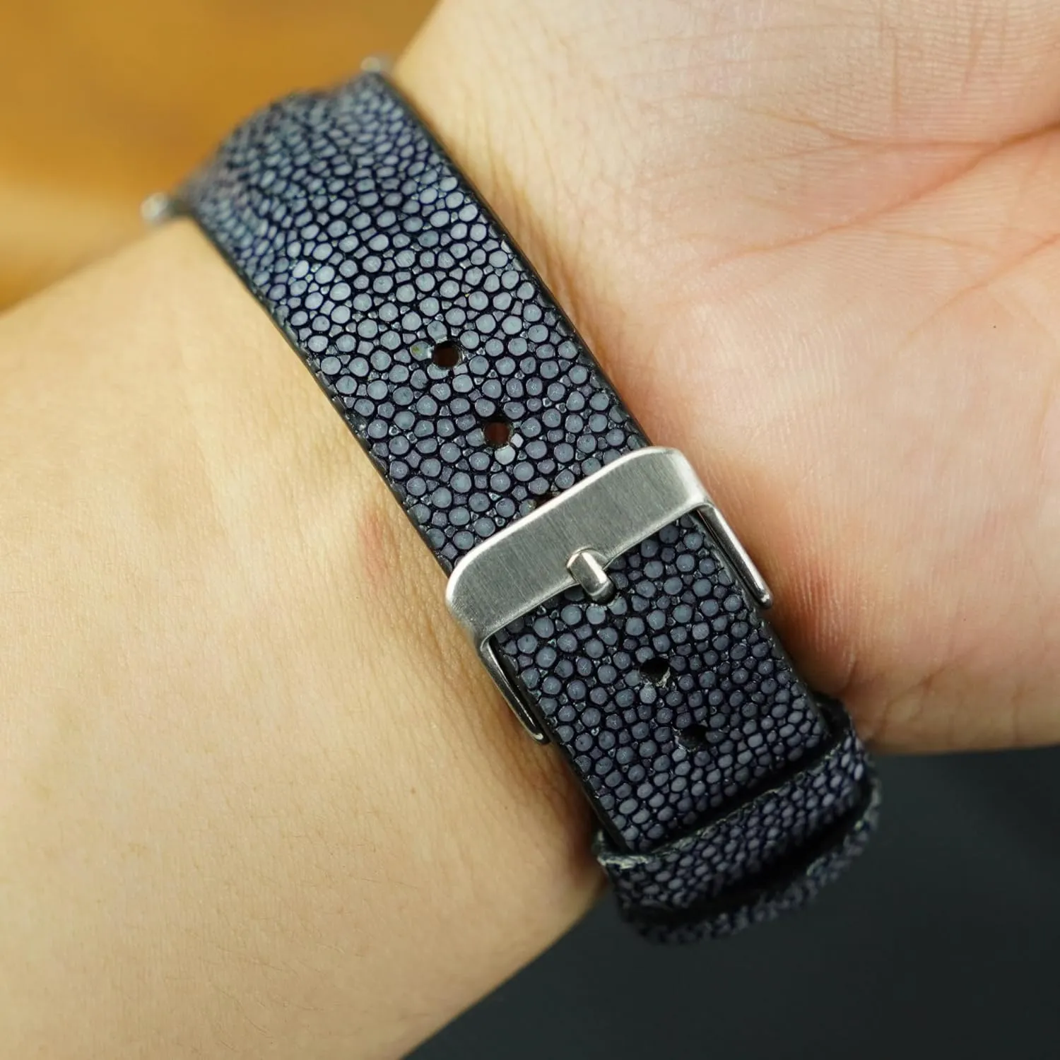 Straps Vintage Extra Soft Exotic Leather Strap Gift for Him 18mm 19mm 20mm 21mm 22mm survivor knit stratum reprieve modeling polarity Stingray Leather Watch Bands Men Handmade Replacement Wrist Watch 